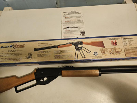 Serían 4 en total.:
1-.Marlin Cowboy de bolas de acero cal.4,5 .
2- Diana G65 de flechas cal. 4,5.
3-Winchester 10