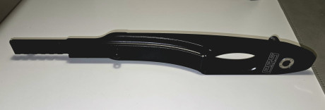 En perfecto estado. Valido para instalar accesorios picatinny o arca. Facil instalacion. Fabricado en 02