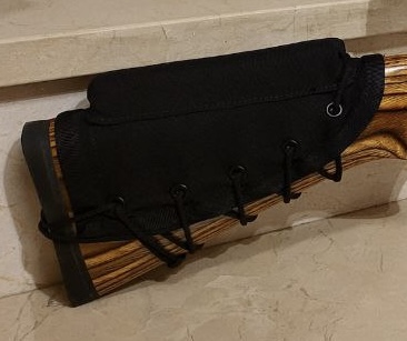 CARRILLERA táctica BLACKHAWK para la culata de nuestro arma, que se adapta todas las culatas del mercado 00