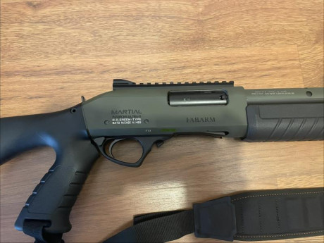 Vendo escopeta táctica Fabarm Martial. El arma está sin estrenar. Se entrega con documentación y caja 01