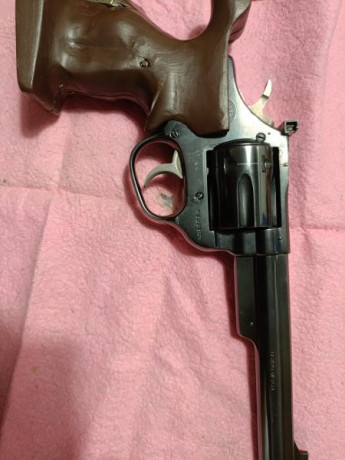 Vendo revolver Astra Match calibre 38.
En perfecto de tiro y Pavón.
Se encuentra en valencia.
Cachas anatómica 01