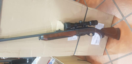 Con visor  Bushnell 1,5 -6 x42  
Guiado en D
Buen estado en Madrid
650 euros más portes 01