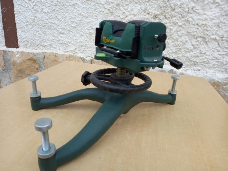 Hola, el soporte está sin uso, practicamente nuevo. Precio 150€
Debido al peso que tiene lo entrego en 01