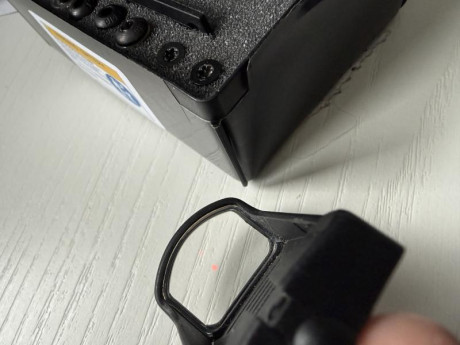 Punto rojo sin estrenar marca Shield Sights modelo mini,
Con placa para Glock 17 5a generación

Escucho 10