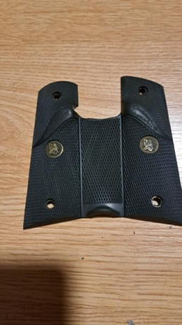 En muy buen estado
20 euros mas gastos de envio 01