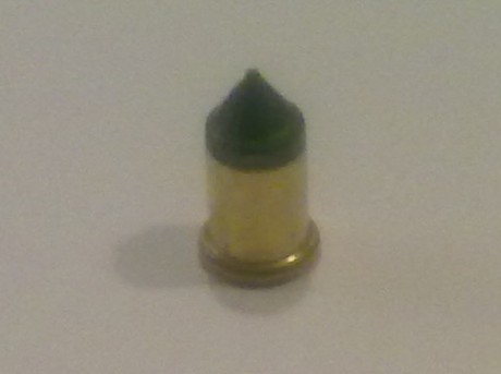 Existe municion flobert CB 6mm. (tambien llamada de punta conica)con casquillo algo mas largo y de metal 140