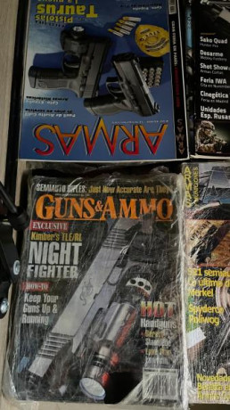 Vendo un lote de unas 200 revistas de ARMAS, todas muy bien conservadas.
Ideal para coleccionistas y apasionados 01