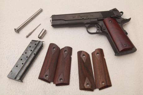 - Vendo Pistola STY LEGACY 9 MM PB guiada con licencia de armas tipo F
- Características:
- Calibre: 9 02