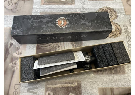 Por no darle uso, pongo a la venta este magnífico visor Leupold, en estado absolutamente impoluto, con 01