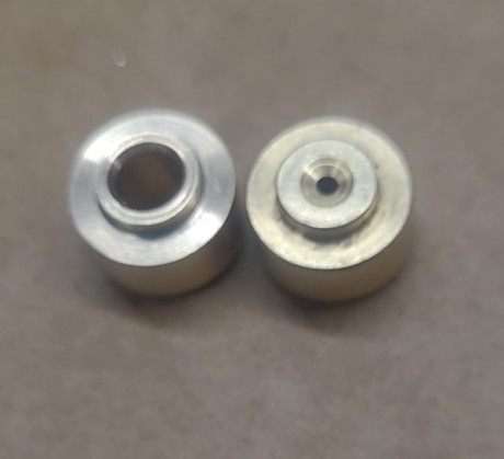 Se realizan encargos de mecanizado en general con torno y/o fresadora completamente artesanales.
Puertos 02