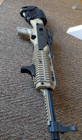 Carabina HI-POINT 995TS cal 9mm. 

 Poco que decir de este arma, sobradamente conocida. 
Muy poco usada.
Perfecta 10