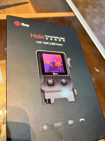 funciona perfectamente  lo compre y no lo uso cambio por material de guerra civil  
o algún arma   de 00