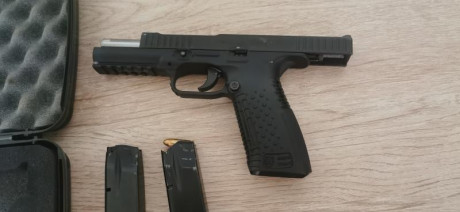 Se vende arma firearms strik one 9mm precio 450 eu wuapsap 690864759 un buen arma viene con su maletin 00