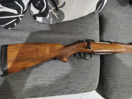 Vendo Brno zkk602 ,en calibre 375h&h .
En perfecto estado.muy pocos tiros.
Con Anillas desmontables 00