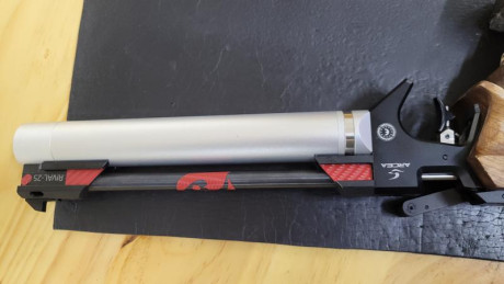 no la conozco, pero sinceramente tiene buena pinta, parece como una steyr y por los precios que la he 11