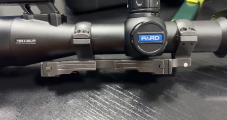 Vendo montura monopieza de acero para carril picantiny 30 mm de la marca luszczek, son desmontables mediante 00