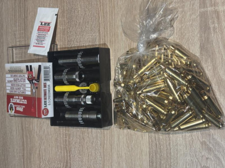 Buenas:

1-Dies Lee Ultímate 6,5 creedmoor sin estrenar.
2-Vainas 100, sin usar (creo que son Priv, pero 00