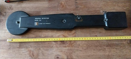 No tiene la base cargadora.
65€ portes incluidos

Está en Madrid 00