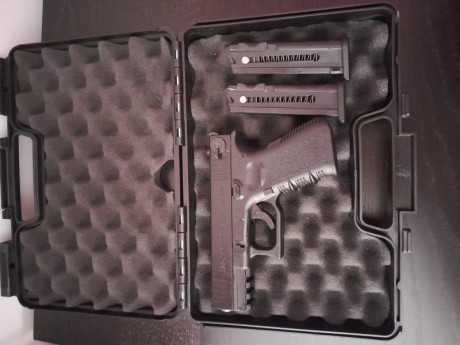 Pistola ISSC M22 Target austriaca, calibre 22LR. Se encuentra en perfecto estado, con pocos tiros. Se 01