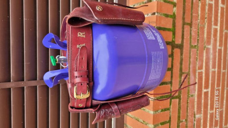 Vendo canana de doble funda(diferentes) compradas en Estados Unidos, 110cm.  50 euros mas porte o entrega 01