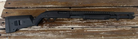 Escopeta corredera Mossberg 590A1. Calibre 12/70-76.
Nueva sin estrenar. 
Construcción Mil-Spec 3443E.
Cañón 02