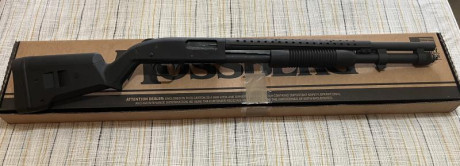 Escopeta corredera Mossberg 590A1. Calibre 12/70-76.
Nueva sin estrenar. 
Construcción Mil-Spec 3443E.
Cañón 21