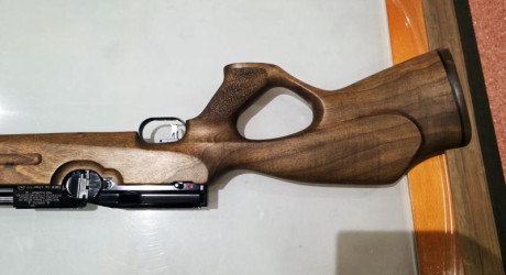 Se vende carabina PCP Weihrauch HW 100 del 4,5 y 24j.
Para reparar, pierde aire.
La carabina está en Alicante 12