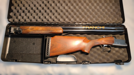 Se vende Franchi Astore Trap. Cañones ventilados 74 cm, 1*/2*. Cantonera nueva. Mira (fibra) nueva.
Escopeta 00