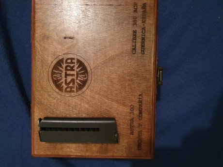 vendo cargador del 7,65 , posiblemente es de una astra 300,  20€ 41