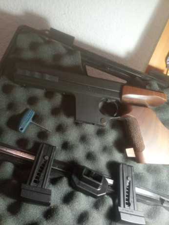 Vendo Hammerli 280 en 22lr en perfecto estado de funcionamiento.800€ más gastos de envío.Tiene dos contrapesos 00