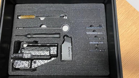 Se vende Canik Sfx Rival-S de Reestreno, No es la de Polímero, es la de Acero!!.

- Hecha del Acero más 20