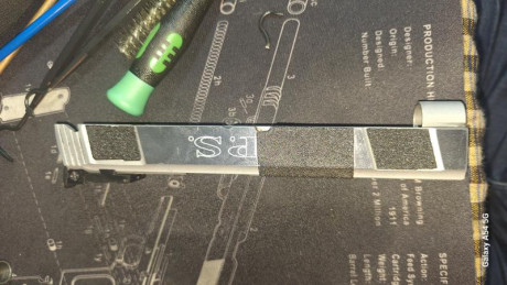 Estimados, pongo a la venta una SPS 2011 STANDAR PLUS HYBRYD en 9 y 40 S&W,. Está fabricada y montada 41