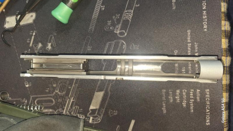 Estimados, pongo a la venta una SPS 2011 STANDAR PLUS HYBRYD en 9 y 40 S&W,. Está fabricada y montada 52