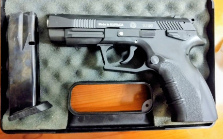 Se vende Grand Power K 100, con tres cargadores, muy buen estado. Se puede ver y probar en La Coruña y 00