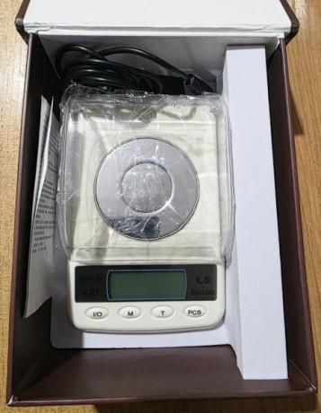 Vendo bascula digital como nueva.
Funciona con corriente y con pilas.
Pido 35 euros.
Está en Alicante. 01