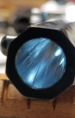 Vendo revólver Santa Bárbara. Perfecto estado. Puesto a tiro, disparador afinado. Único propietario. Es 00