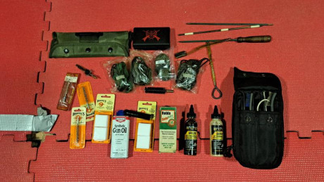 Vendo este equipo de limpieza Otis para varios calibres de arma corta y larga mas todo lo que se ve en 02