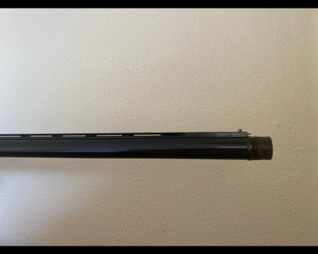 Escopeta semiautomática Breda con las siguientes características:


- Modelo Aries 2.

 - Calibre 12/70

- 00