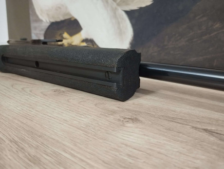 Buenas noches,  
Feinwerkbau 300 S  Universal zurda , la carabina se encuentra en muy buen estado con 112