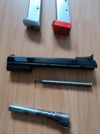 Buenas, vendo Tanfoglio Limited, dos carros, 9mm con 2 cargadores originales mas tapas +2, carro del .22lr 02