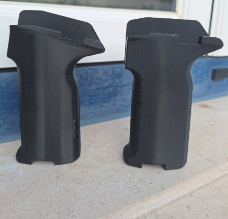 Accesorios sobrantes que tengo da la LESHIY CLASSIC:

Baffles original - 10€ + portes
Empuñaduras impreso 12