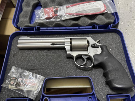 Buenas tardes, vendo mi revólver Smith Wesson 6” ,.357,.38sp,750 euros.un saludo. 02