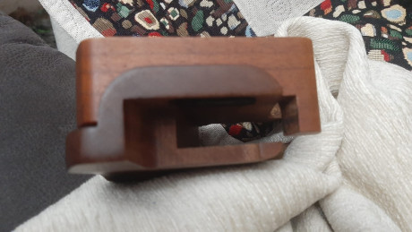 Buenas tardes, un amigo que deja el tiro vende esta pistola, sobre la que está todo escrito, poquísimos 41