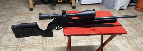 Se vende carabina CZ 457 Varmint equipada con chasis MDT XRS negro, lleva freno de boca y muelles de gatillo 32