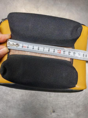 Buenas compañeros, pues estoy buscando un saquete trasero tipo Seb neo, orejas altas y de 25mm de separación 30