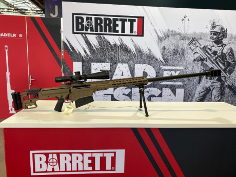 Hola, aqui en Paris se celebro el "Milipol" , salon especializado sobre armamento y proteccion.
Yo 40