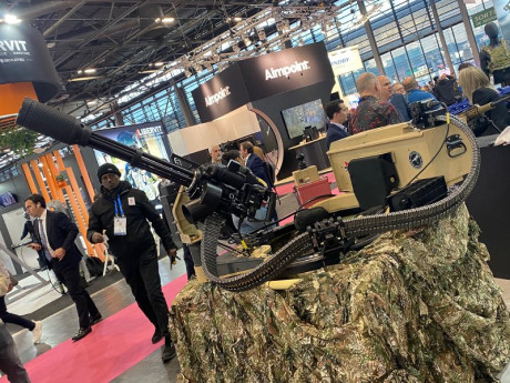 Hola, aqui en Paris se celebro el "Milipol" , salon especializado sobre armamento y proteccion.
Yo 62