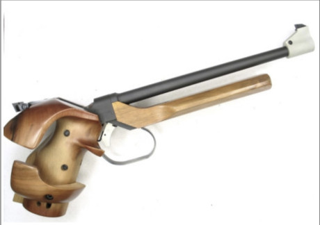 Se ofrece una Hammerli 150 con repuestos mecanismos, todo como nuevo. Tiene muchos años sin usar guardada, 01