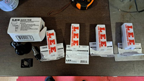 Se incluyen los cuatro  calibres recortadores mas la manivela
Estan como nuevos
35 euros mas gastos de 02