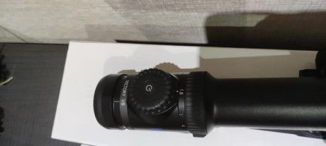 Visor zeiss v8 ,tubo de 36,retícula iluminada y corrector de paralaje,es de carril.
Completamente nuevo,uno 10